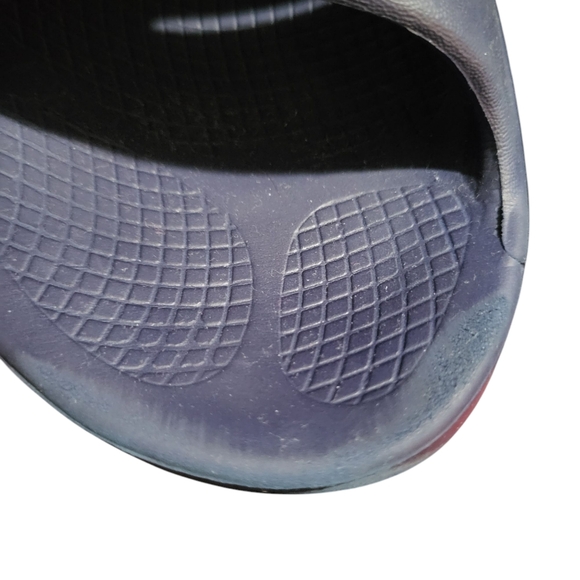 Oofos Unisex Slide Sandals main image 4